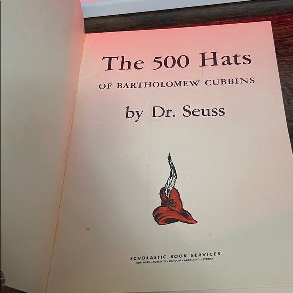 MAG: 500 Hats of Bartholomew Cubbins Scholastic 1966-Dr. Seuss-Unique cover a... - Picture 3 of 5